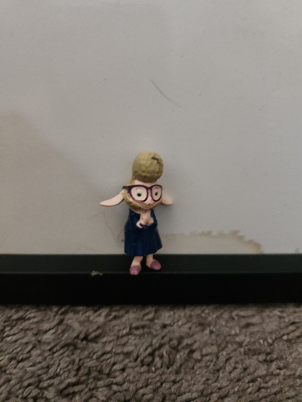 Disney Zootopia Assistant Mayor Bellwether 2" Collectible Mini Figure